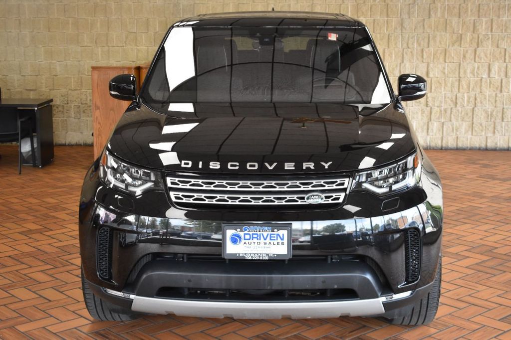 2020 Land Rover Discovery HSE Luxury photo 2