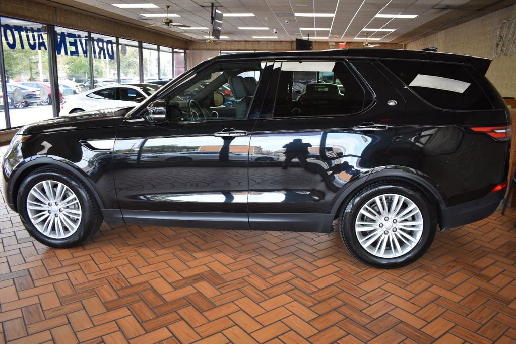 2020 Land Rover Discovery HSE Luxury photo 3