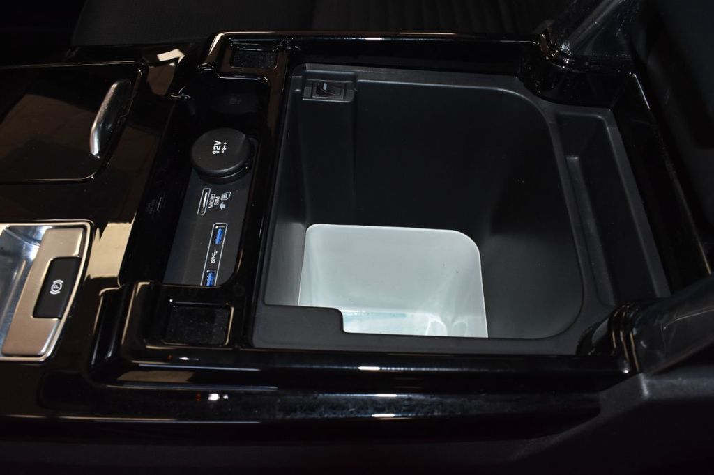 2020 Land Rover Discovery HSE Luxury V6 Supercharged - 22123531 - 31