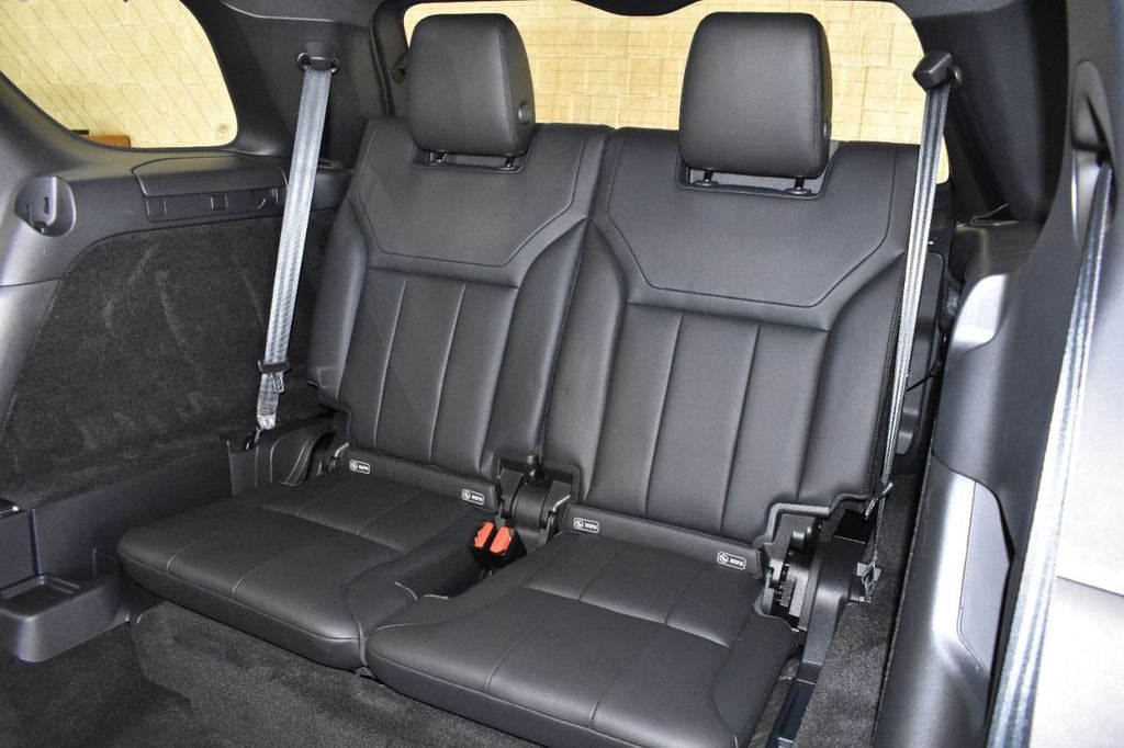2020 Land Rover Discovery HSE photo 10