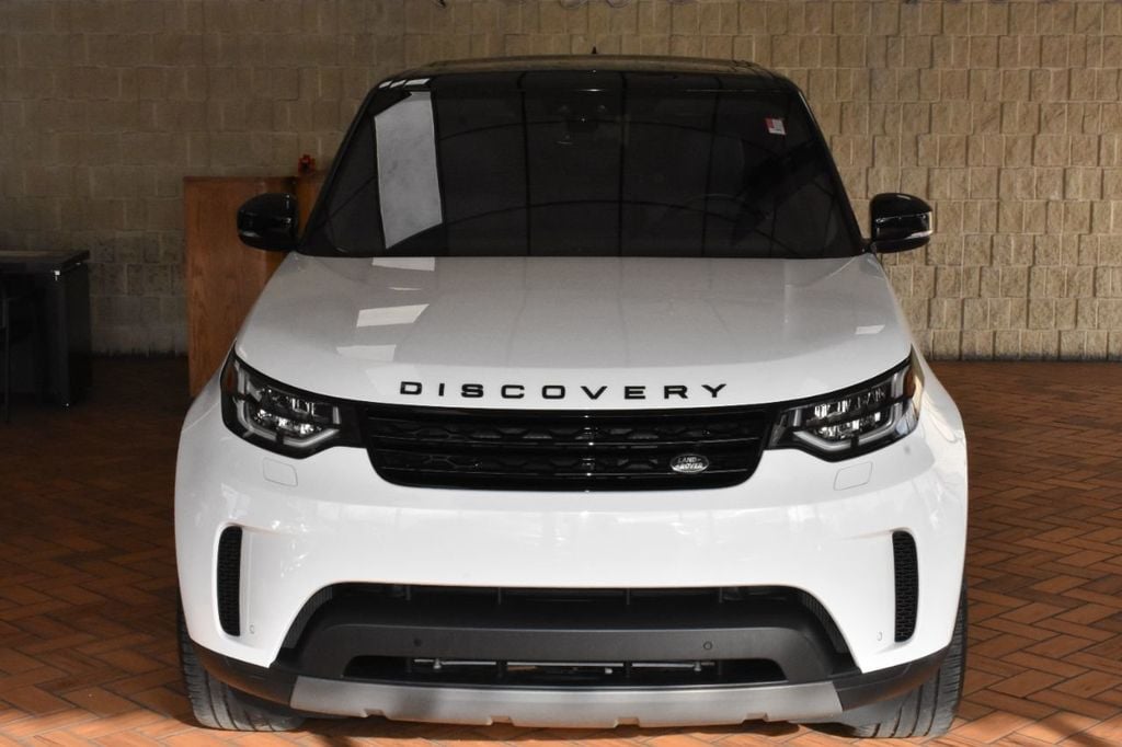 2020 Land Rover Discovery HSE photo 2