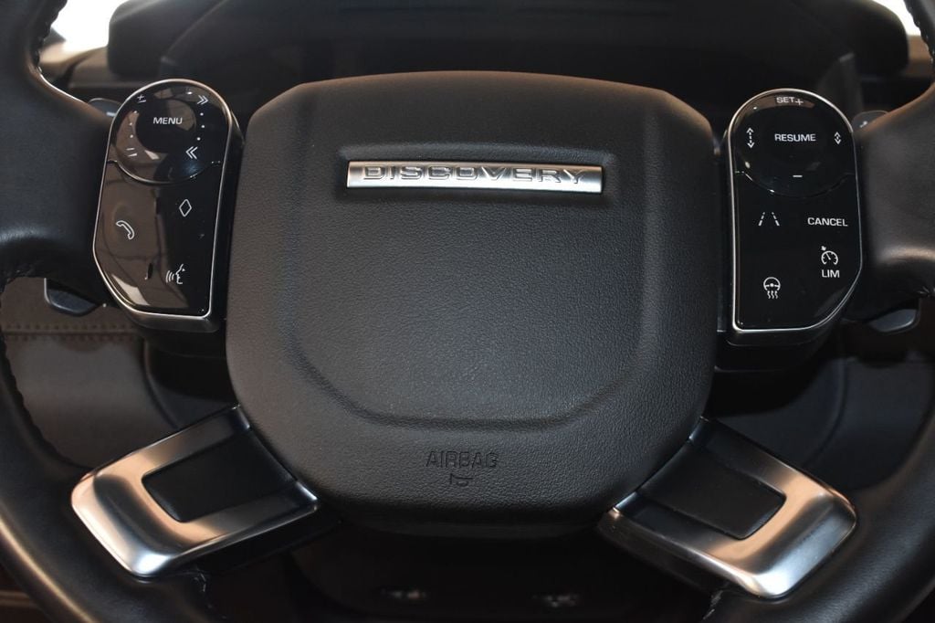 2020 Land Rover Discovery HSE photo 21