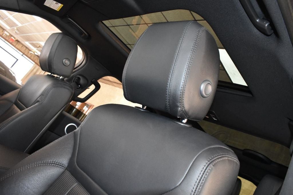 2020 Land Rover Discovery HSE photo 24