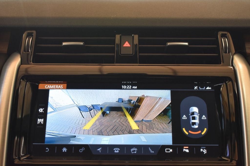 2020 Land Rover Discovery HSE photo 27