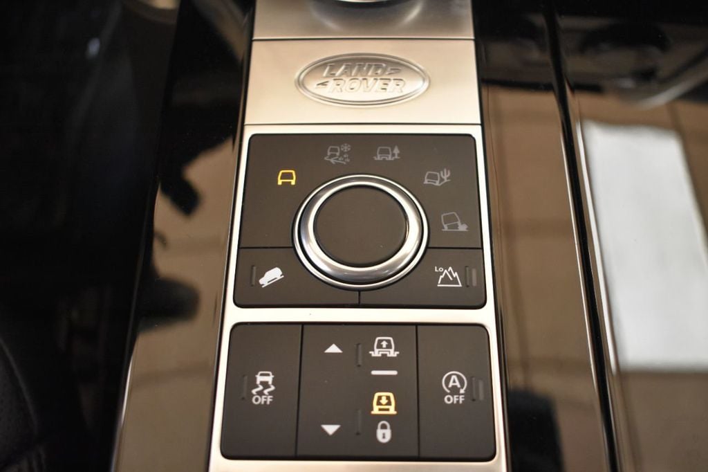 2020 Land Rover Discovery HSE photo 31