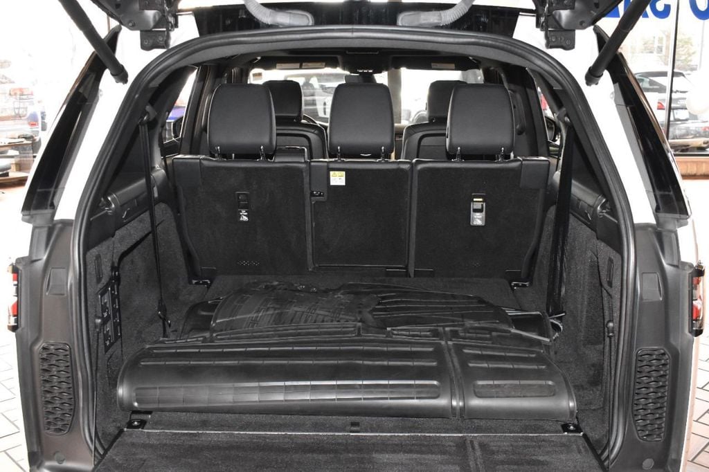 2020 Land Rover Discovery HSE photo 33