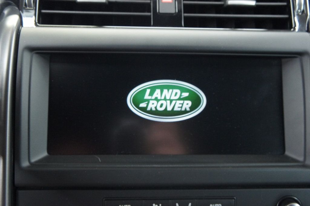 2020 Land Rover Discovery Landmark Edition! Stunning! - 23005385 - 34