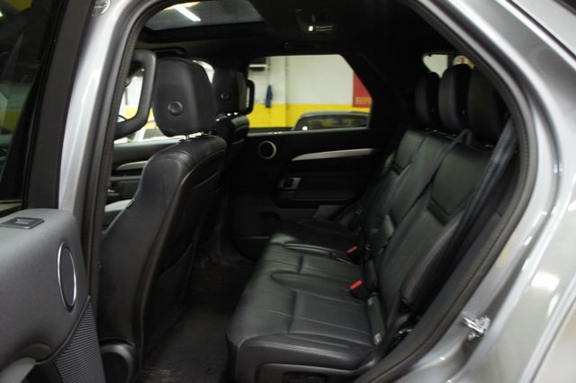 2020 Land Rover Discovery Landmark Edition! Stunning! - 23005385 - 42