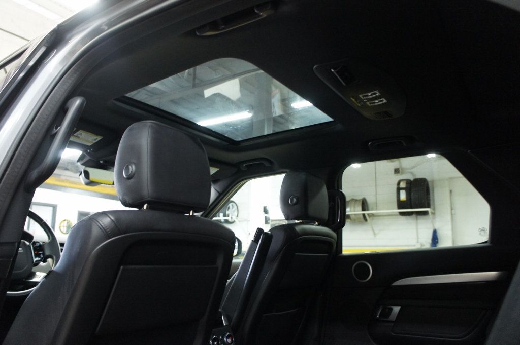 2020 Land Rover Discovery Landmark Edition! Stunning! - 23005385 - 44