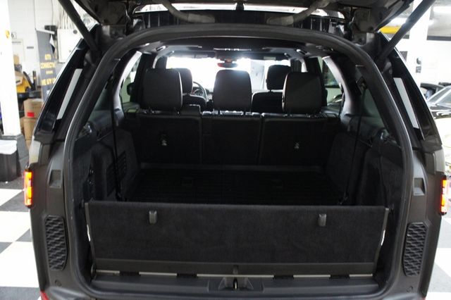2020 Land Rover Discovery Landmark Edition! Stunning! - 23005385 - 47