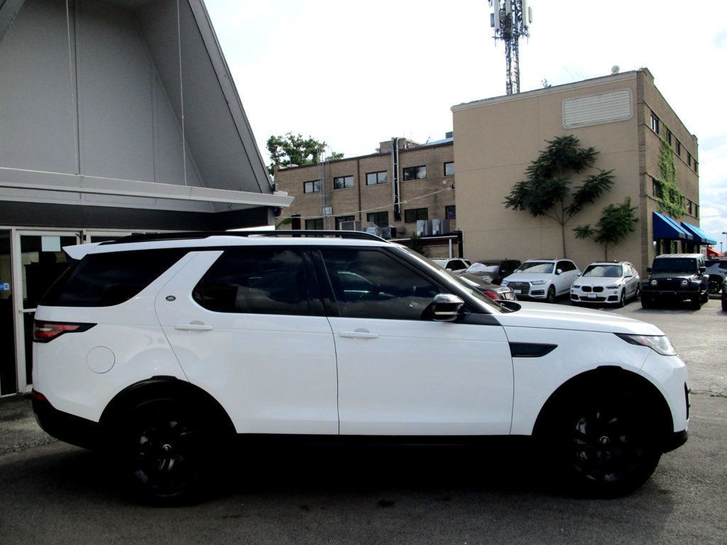 2020 Land Rover Discovery Landmark photo 10