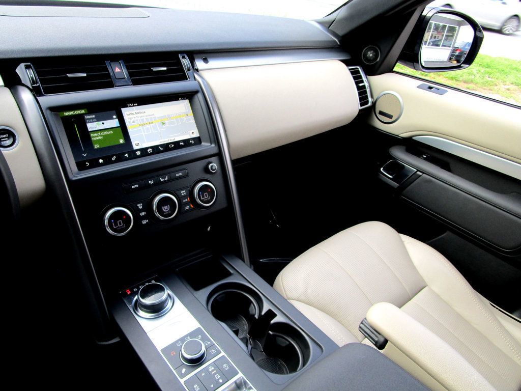 2020 Land Rover Discovery Landmark photo 23