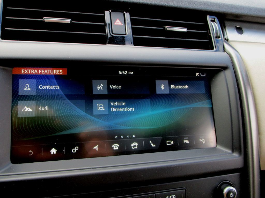2020 Land Rover Discovery Landmark photo 24