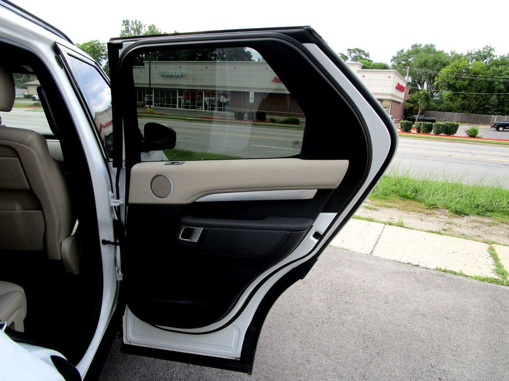 2020 Land Rover Discovery Landmark photo 36