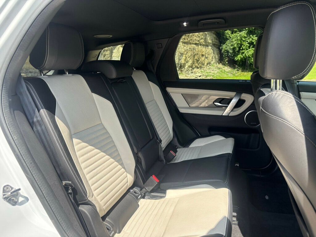 2020 Land Rover Discovery Sport SE R-Dynamic photo 7