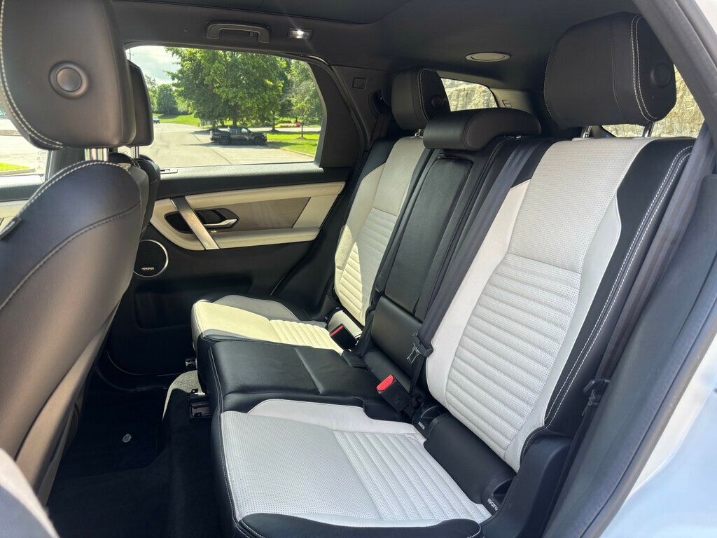 2020 Land Rover Discovery Sport SE R-Dynamic photo 11