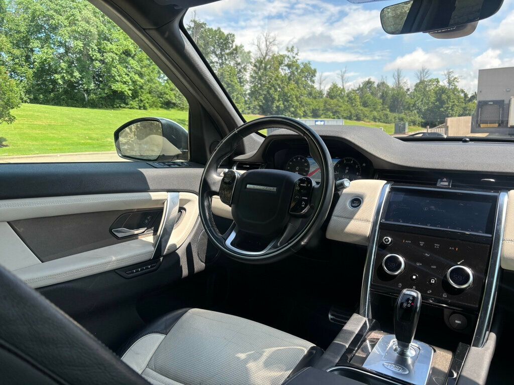 2020 Land Rover Discovery Sport SE R-Dynamic photo 14