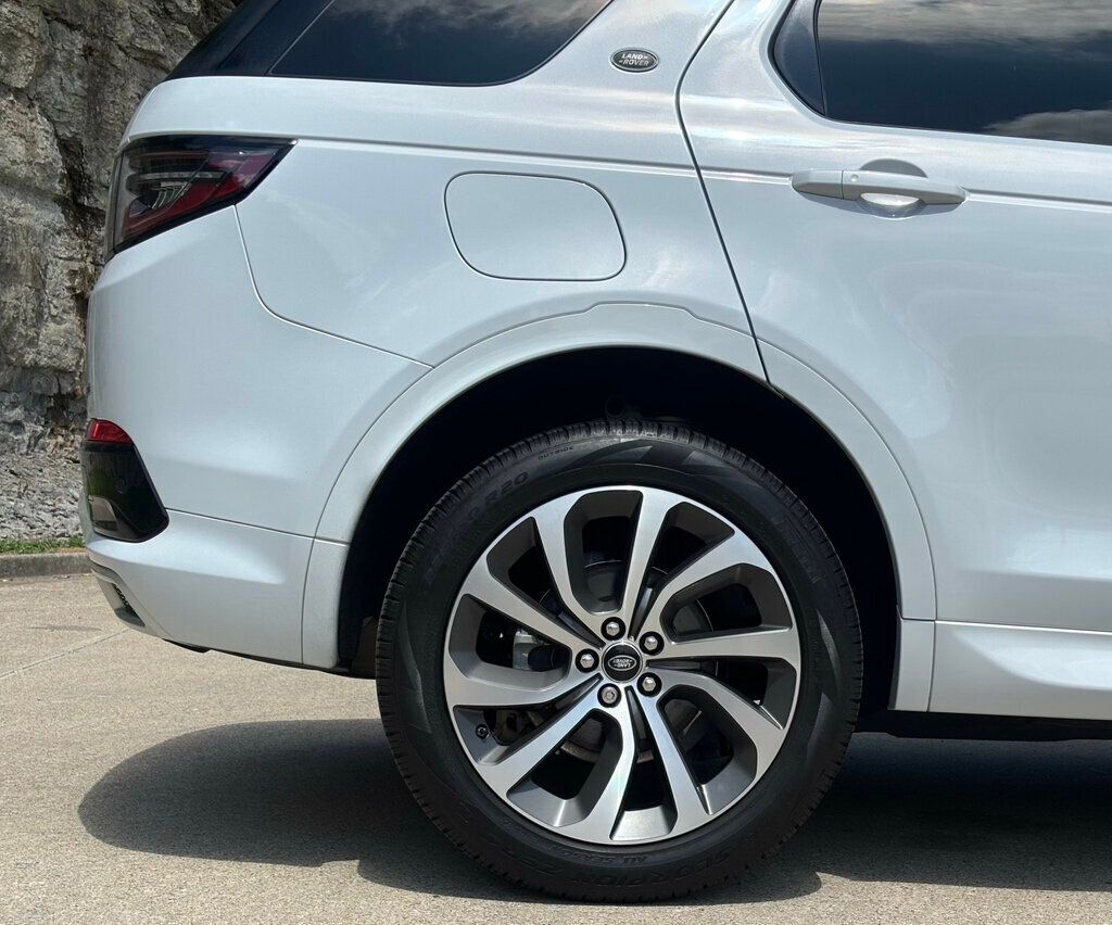 2020 Land Rover Discovery Sport SE R-Dynamic photo 28