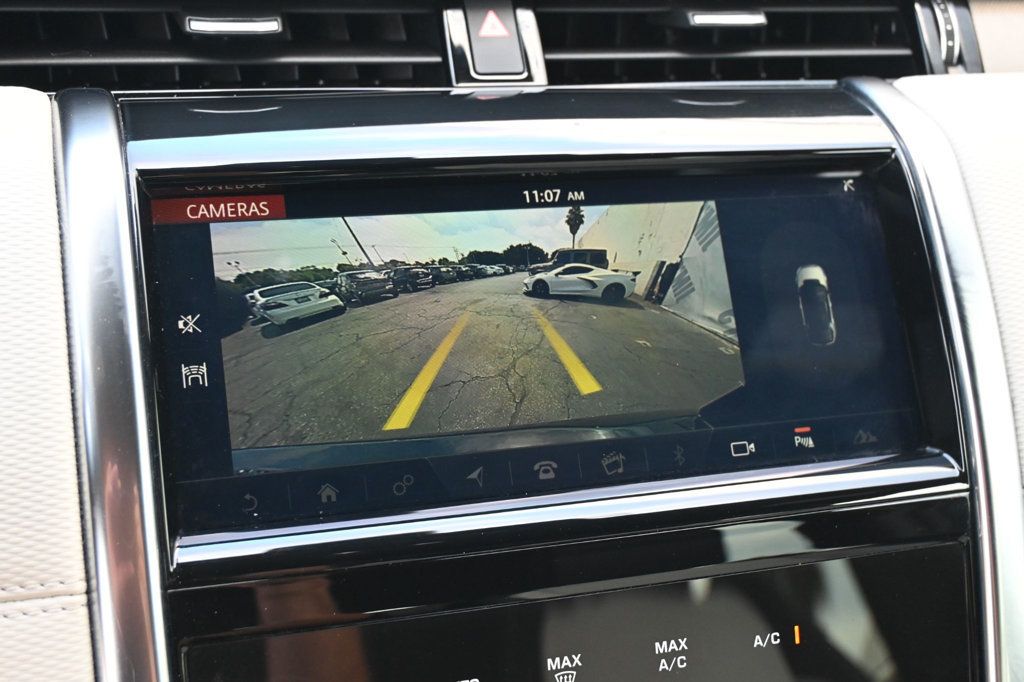 2020 Land Rover Discovery Sport SE R-Dynamic photo 11