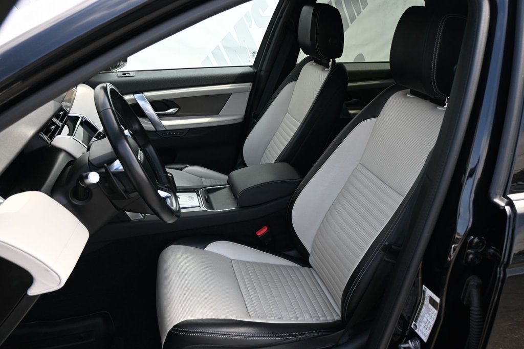 2020 Land Rover Discovery Sport SE R-Dynamic photo 14