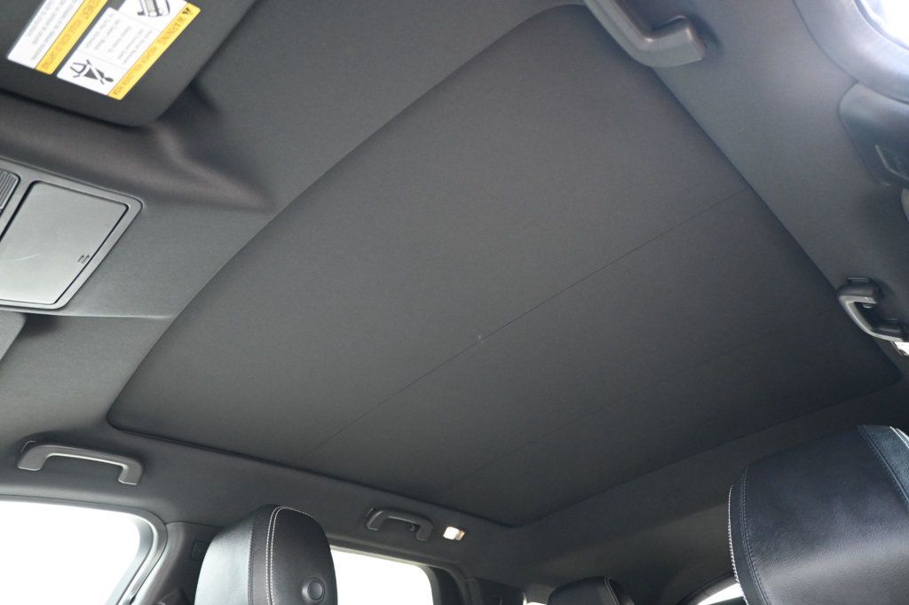 2020 Land Rover Discovery Sport SE R-Dynamic photo 19