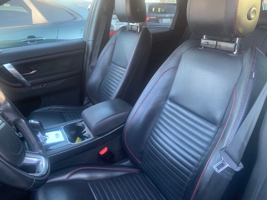 2020 Land Rover Discovery Sport SE R-Dynamic photo 4