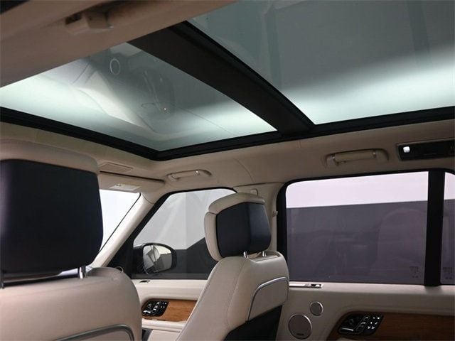 2020 Land Rover Range Rover Autobiography photo 9