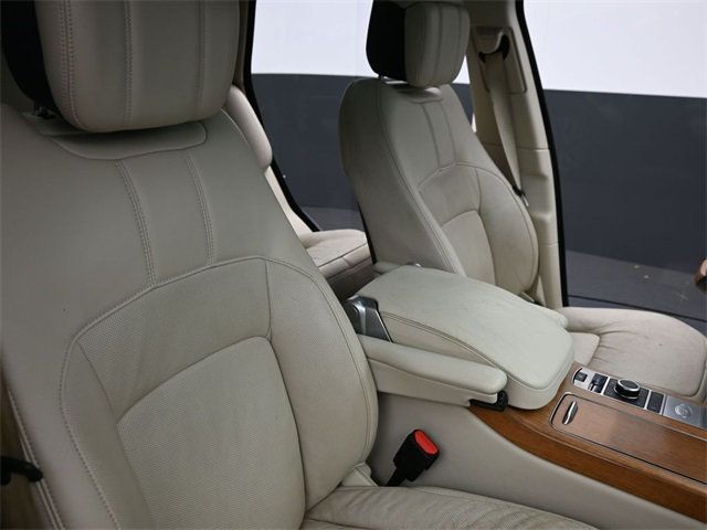 2020 Land Rover Range Rover Autobiography photo 21