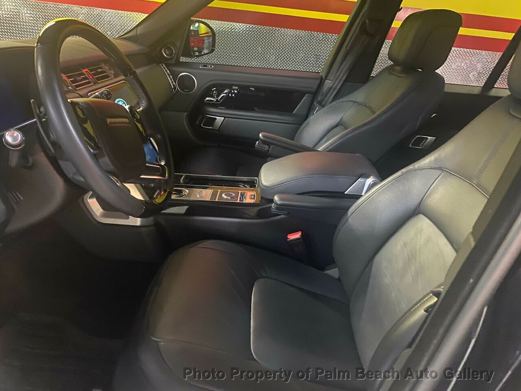 2020 Land Rover Range Rover HSE photo 7