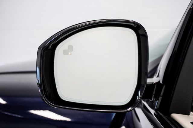 2020 Land Rover Range Rover HSE photo 13
