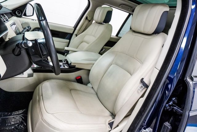 2020 Land Rover Range Rover HSE photo 14