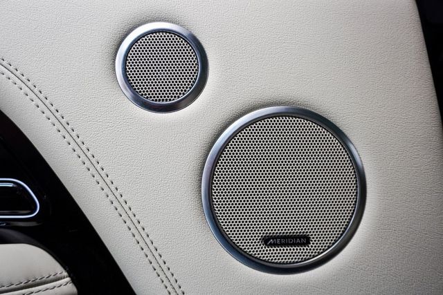 2020 Land Rover Range Rover HSE photo 19