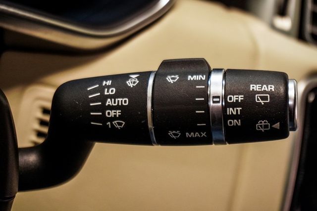 2020 Land Rover Range Rover HSE photo 29