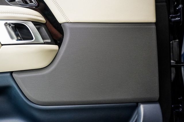 2020 Land Rover Range Rover HSE photo 36