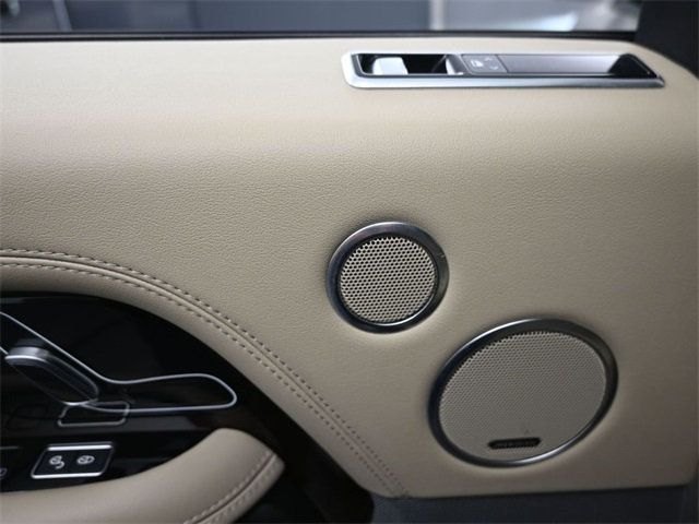 2020 Land Rover Range Rover HSE photo 10