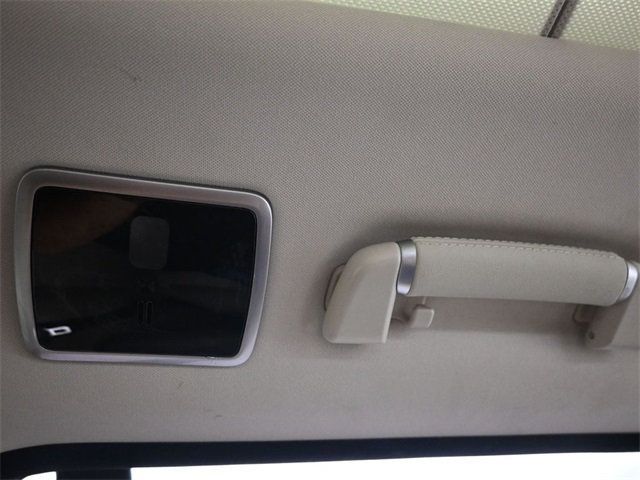 2020 Land Rover Range Rover HSE photo 14