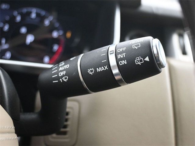 2020 Land Rover Range Rover HSE photo 24