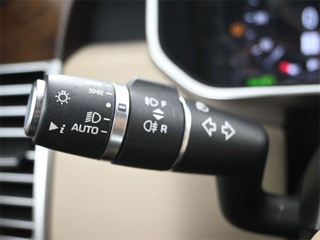 2020 Land Rover Range Rover HSE photo 25