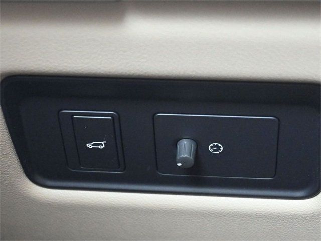 2020 Land Rover Range Rover HSE photo 26
