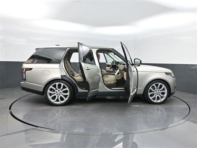 2020 Land Rover Range Rover HSE photo 35