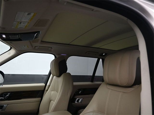 2020 Land Rover Range Rover HSE photo 7