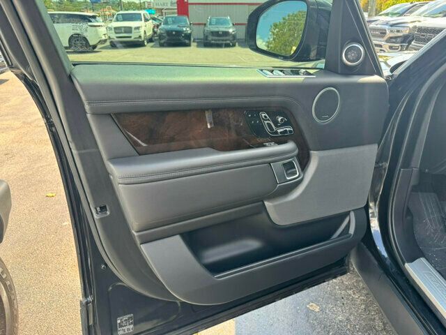 2020 Land Rover Range Rover P525 HSE photo 9