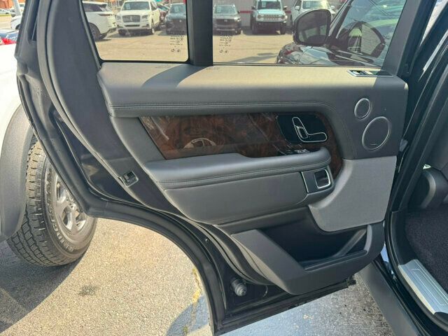 2020 Land Rover Range Rover P525 HSE photo 12