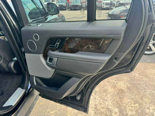 2020 Land Rover Range Rover P525 HSE photo 17