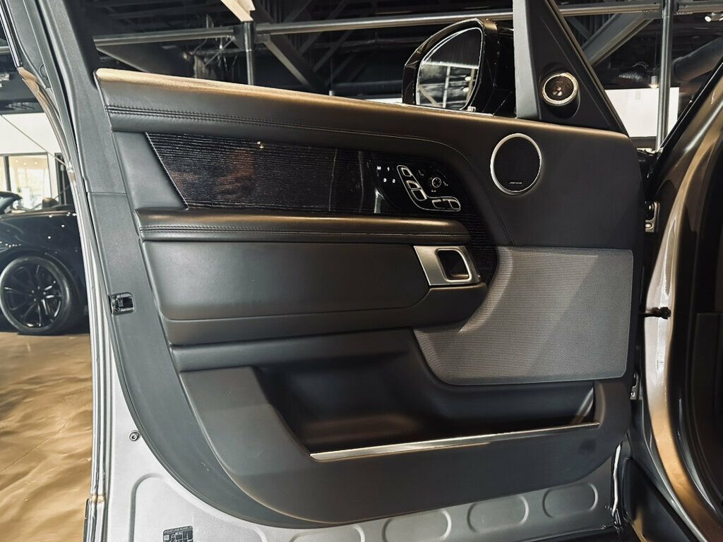 2020 Land Rover Range Rover MSRP$154,970Autobiography/ArgentoInteriorTrim/SVOUltra/CoolBox - 23060928 - 9