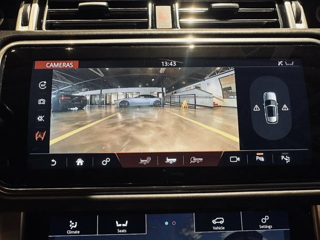 2020 Land Rover Range Rover MSRP$154,970Autobiography/ArgentoInteriorTrim/SVOUltra/CoolBox - 23060928 - 16