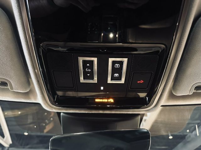 2020 Land Rover Range Rover MSRP$154,970Autobiography/ArgentoInteriorTrim/SVOUltra/CoolBox - 23060928 - 17