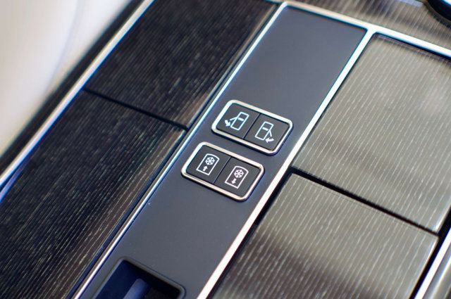 2020 Land Rover Range Rover MSRP$211895/SV-Autobiography/LWB/RearEntertainment/NAV - 23001516 - 54
