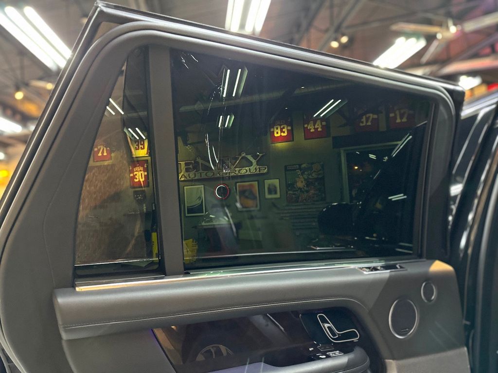 2020 Land Rover Range Rover Supercharged LWB photo 31