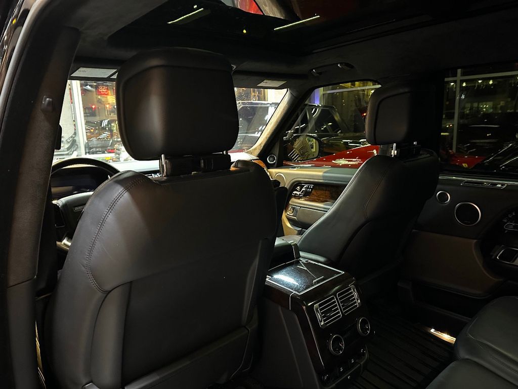2020 Land Rover Range Rover Supercharged LWB photo 36